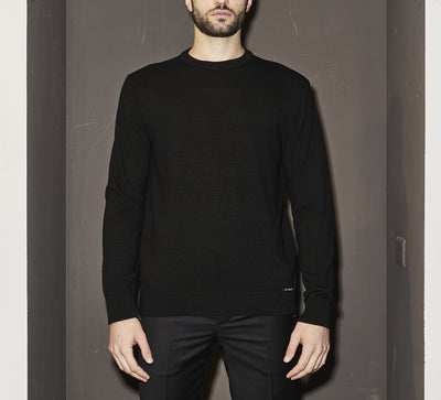 LHB2523001  Roundneck Piercing Back Sweater