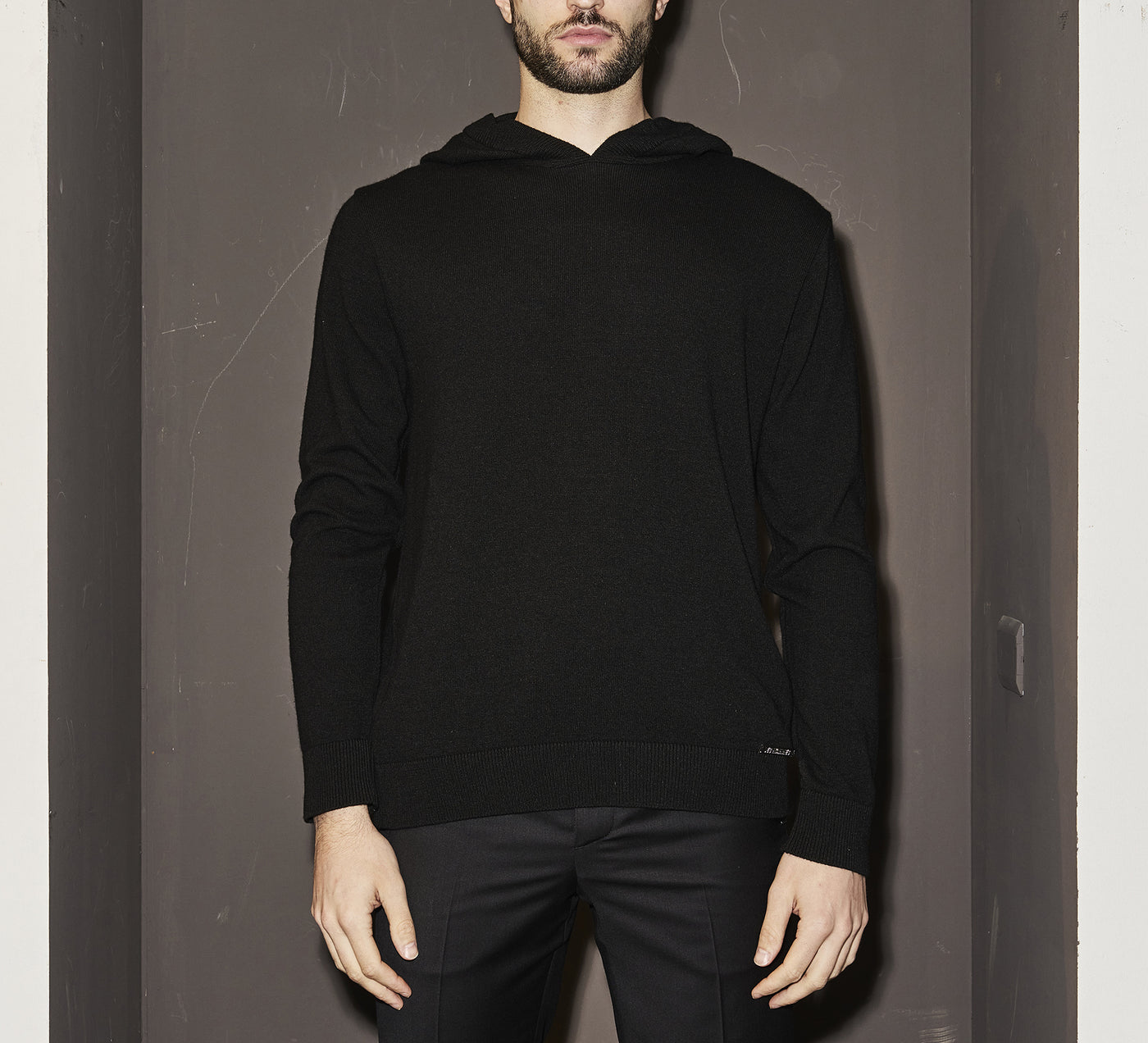 LHB2523002  Hooded Back Piercing Sweater