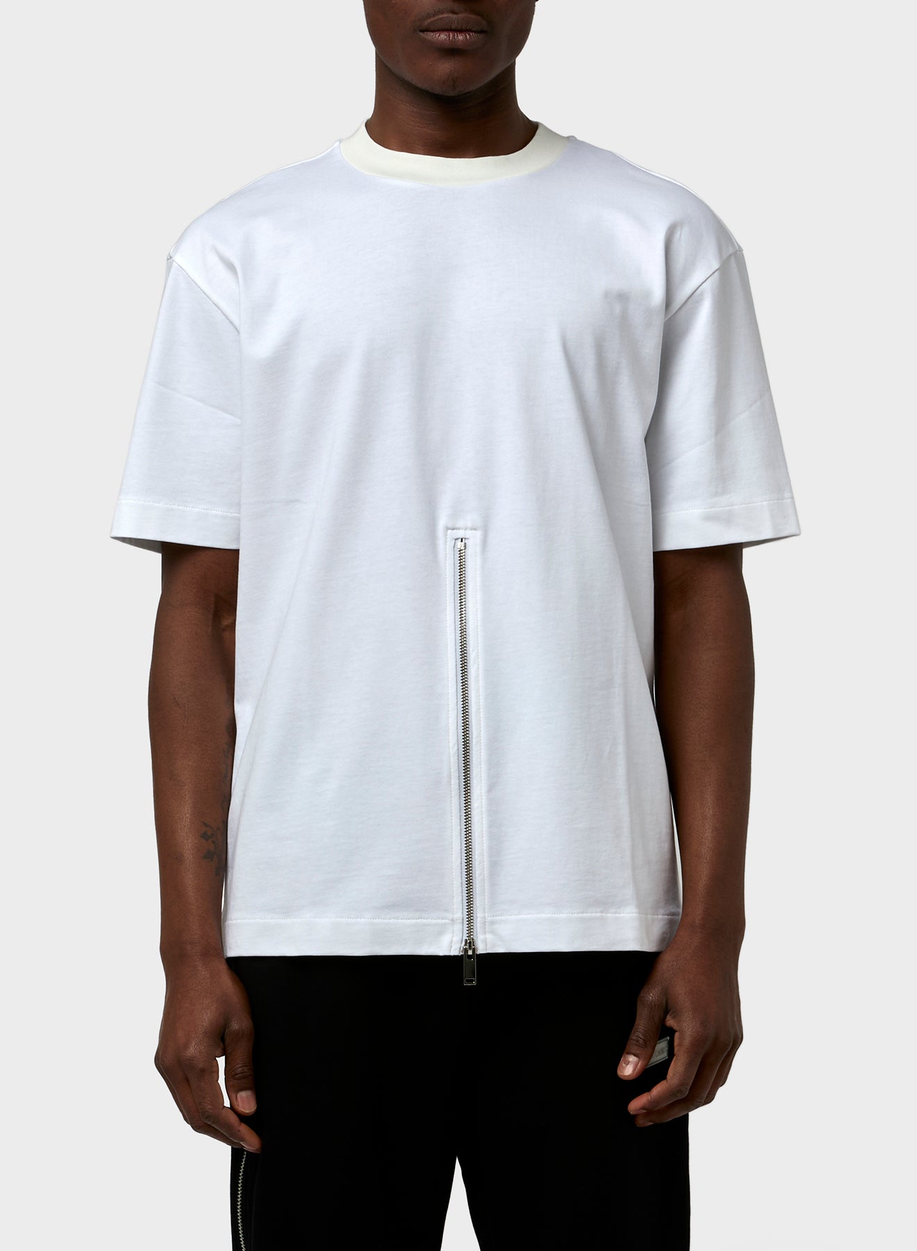 ROUND NECK HALF ZIP T SHIRT